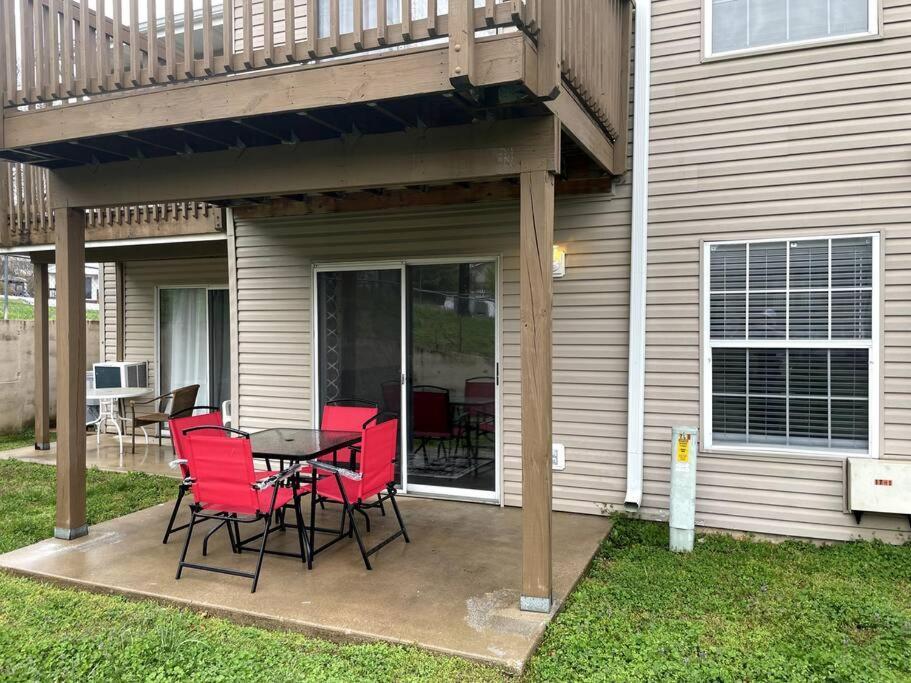 New Remodeled Luxury Condo By The Lake, No Stairs! Branson Esterno foto