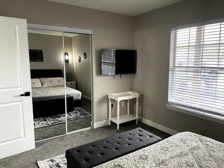 New Remodeled Luxury Condo By The Lake, No Stairs! Branson Esterno foto